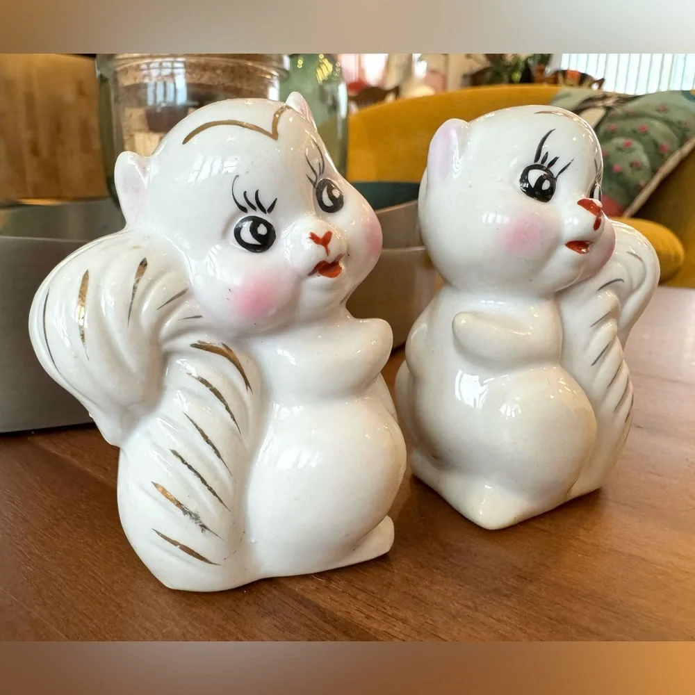 Vintage Squirrel Salt and Pepper Shakers - Picture 5 of 8